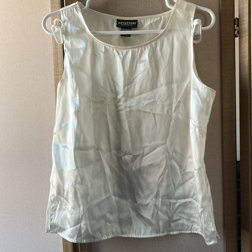 FINAL MARKDOWN Notations tank Top medium